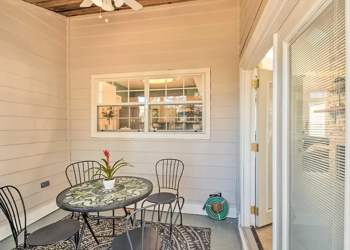 A-frame Retreat In Pensacola, 10 Mi To Dtwn Holiday home Pensacola